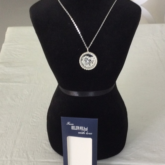 Elegant Silver Color heart Pendant Necklace. NWOT  #567 - Picture 2 of 5